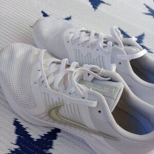 Sneakers - Nike - Woman's Downshifter